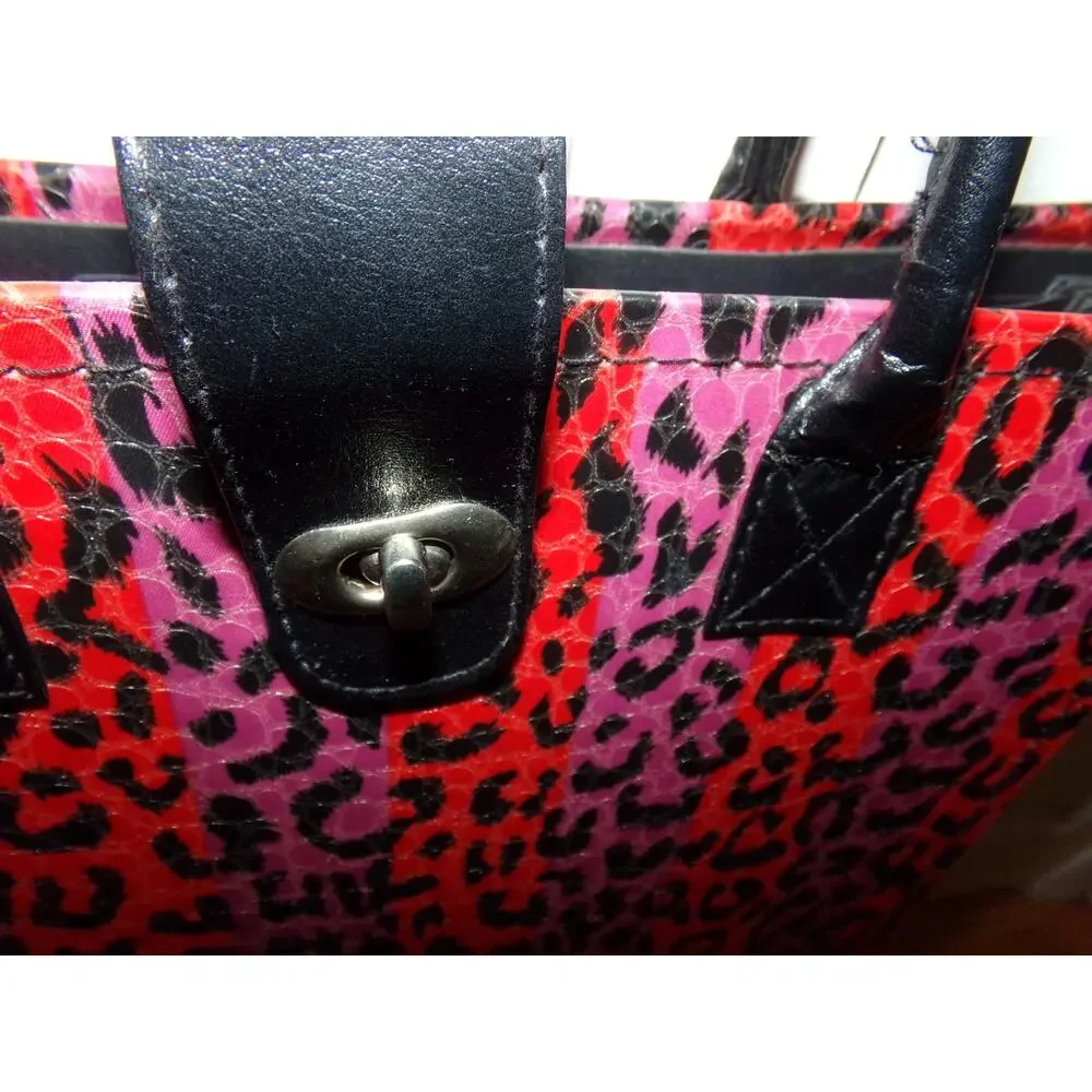 Colorful leopard print‎ 8 1/2 x 11 file folder tote Opens to accordian file